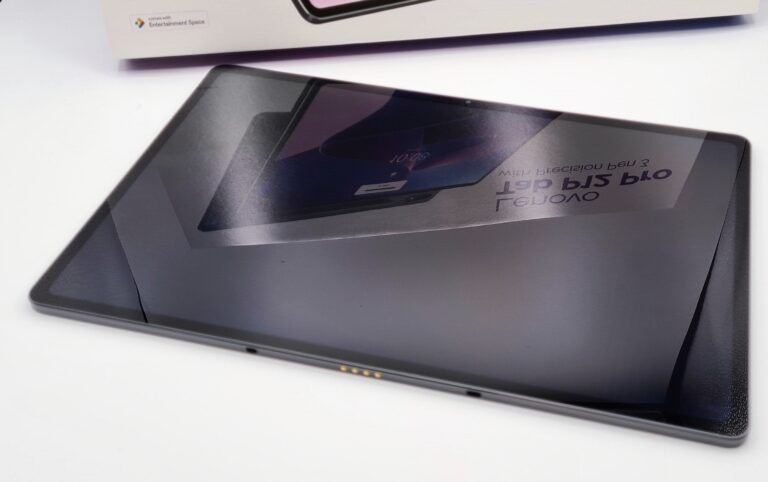 Test de la Lenovo Tab P12 Pro : belle et solide tablette pour les loisirs et le travail 4 L'affichage est au top. (Photo: Netcost)