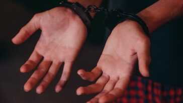 Arrestations Effectuées Par La Police Britannique Dans Le Cadre D'une