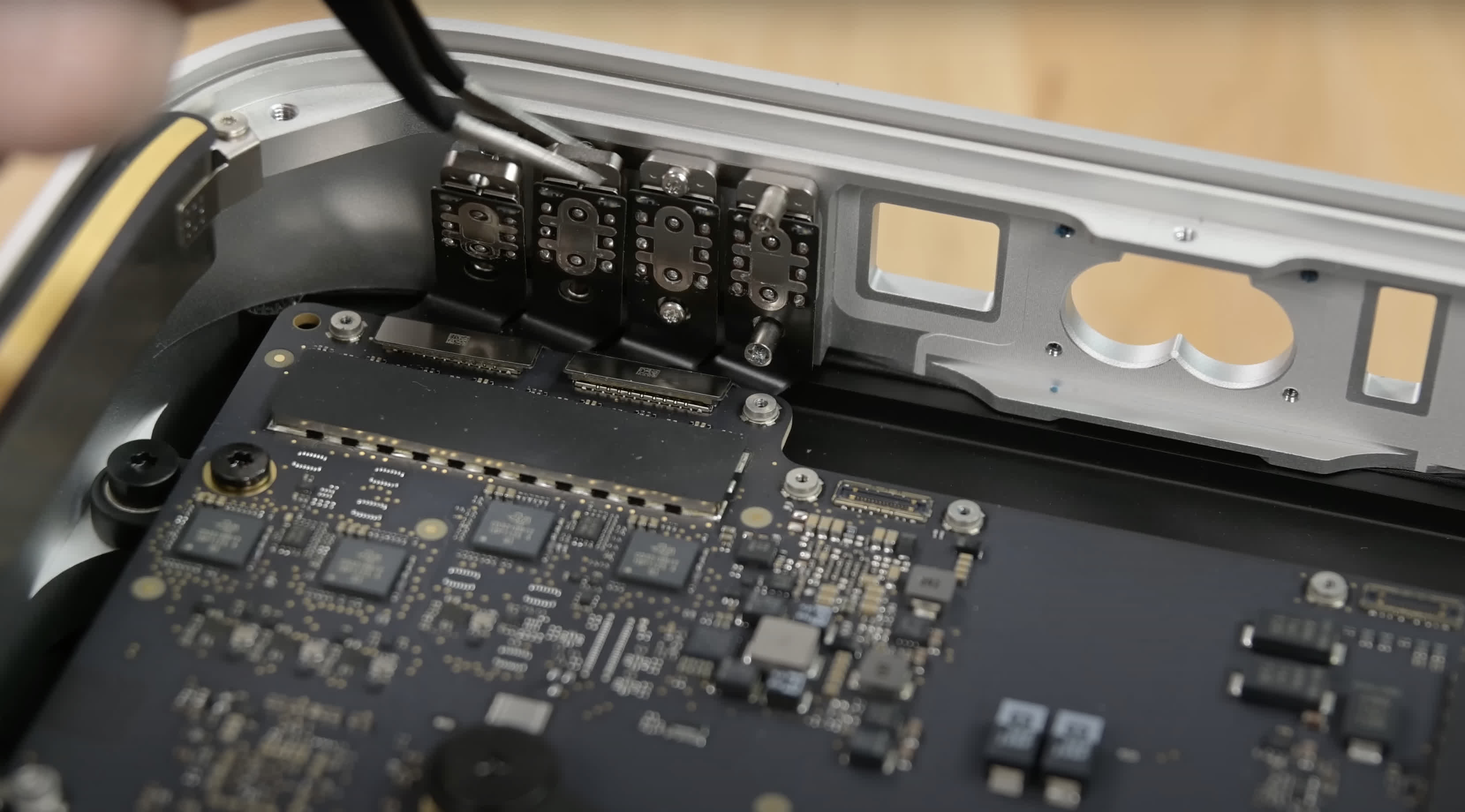 Le démontage d'iFixit révèle que le stockage Mac Studio n'est pas évolutif 3 1648158011 806 Le demontage diFixit revele que le stockage Mac Studio nest