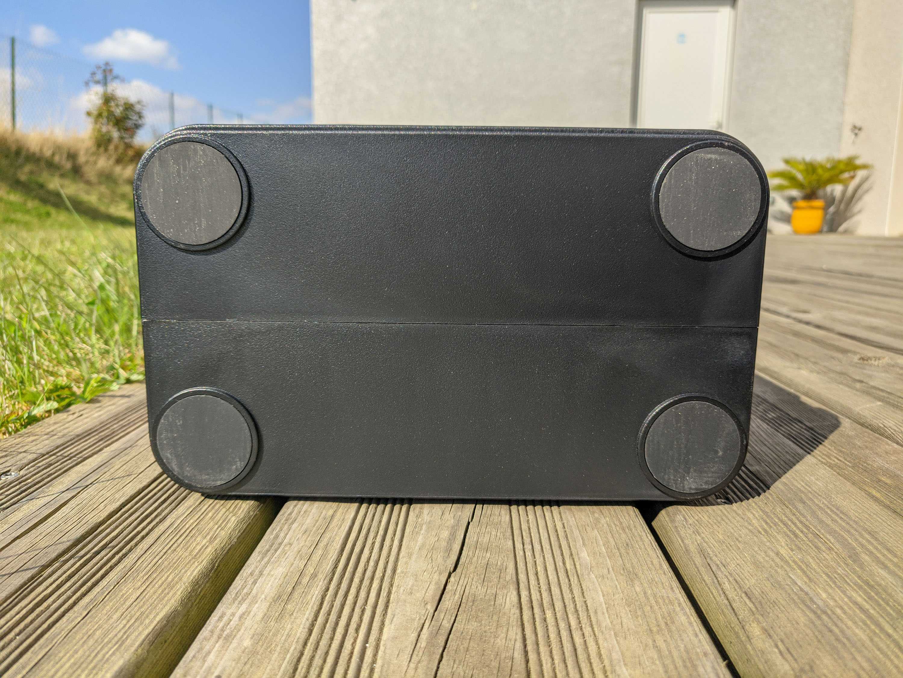 NOVOO Omni: TEST de cette batterie externe/onduleur de 80000mAh, parfait pour le camping ? 10 Novoo Omni Batterie Centrale Electrique Dessous
