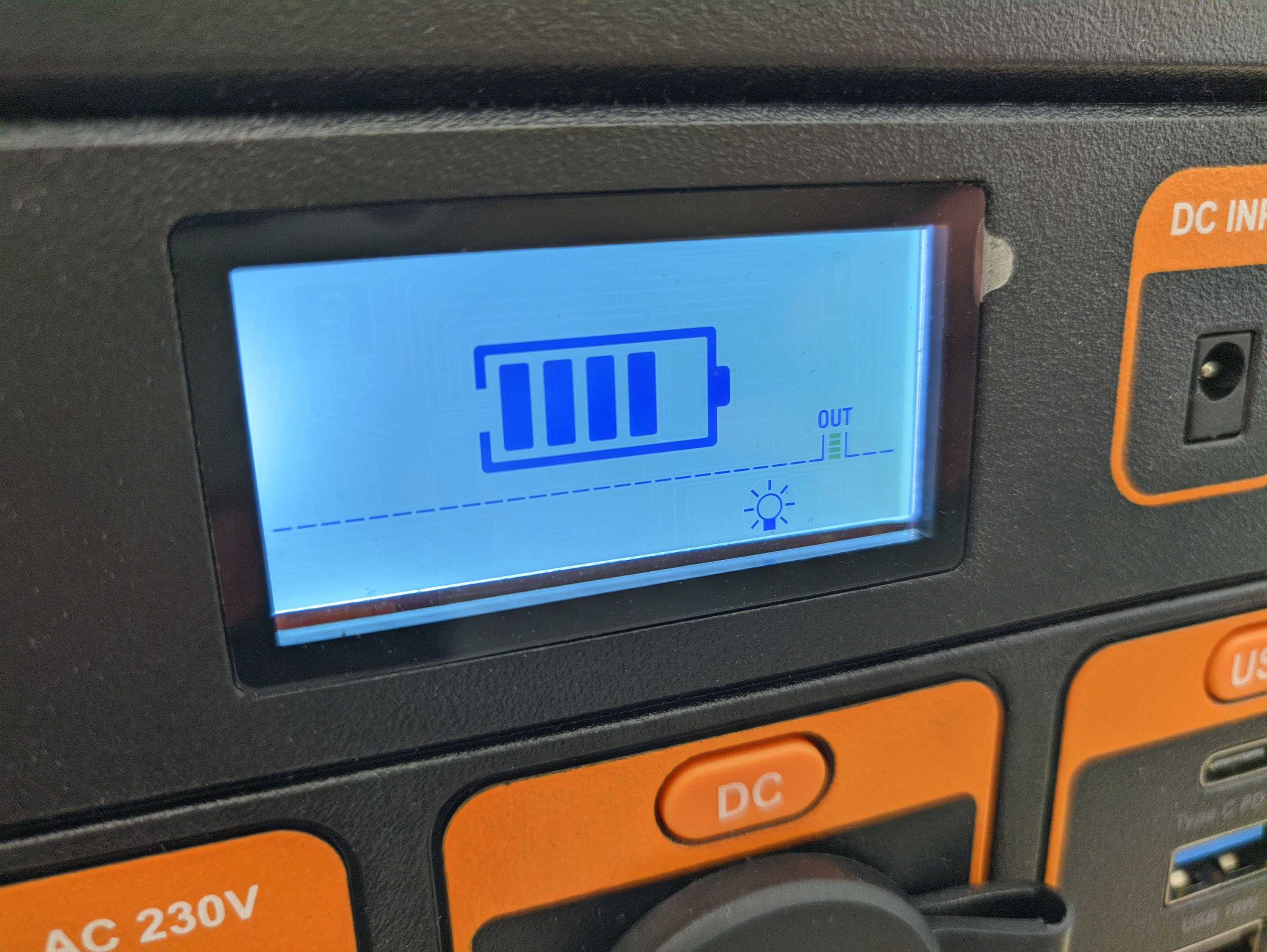 NOVOO Omni: TEST de cette batterie externe/onduleur de 80000mAh, parfait pour le camping ? 19 Novoo Omni Batterie Centrale Electrique Ecran Lcd Retro Eclaire