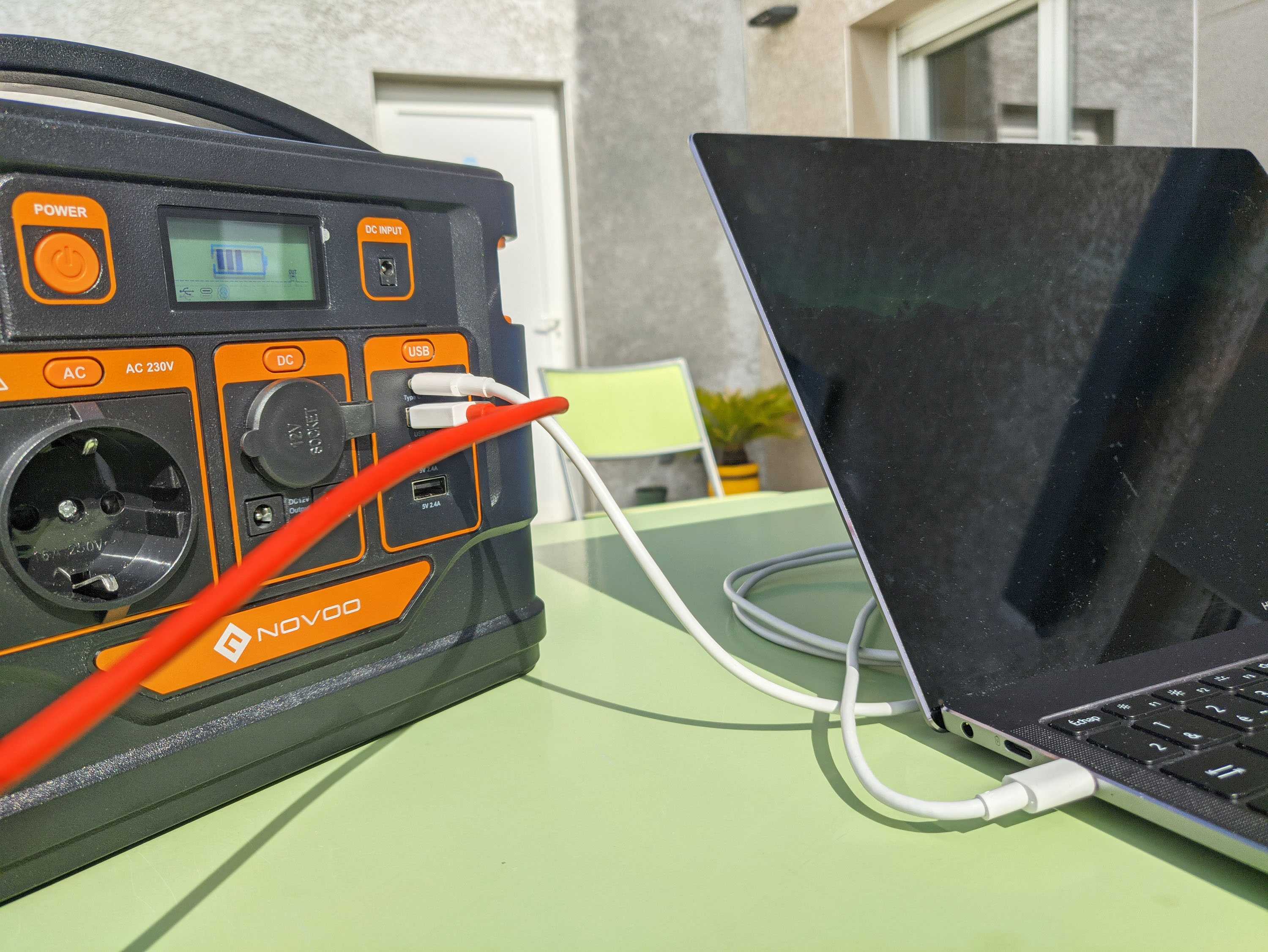 NOVOO Omni: TEST de cette batterie externe/onduleur de 80000mAh, parfait pour le camping ? 23 Novoo Omni Batterie Centrale Electrique Ecran Utilisation Exterieur