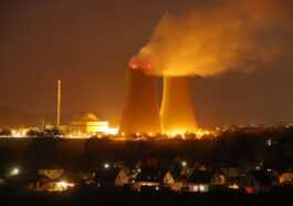 Parce Que Bombarder Les Sites Des Centrales Nucléaires Est Un
