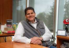 Reggie Fils Aimé Pense Que La Vision De Facebook Pour Le