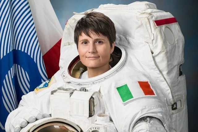 Samantha Cristoforetti ne sera plus commandante de l'ISS : elle devait être la première européenne à la diriger 1 Samantha Cristoforetti Ne Sera Plus Commandante De L'iss : Elle