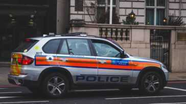 La Police Britannique Accuse Deux Adolescents De Plusieurs Chefs D'accusation