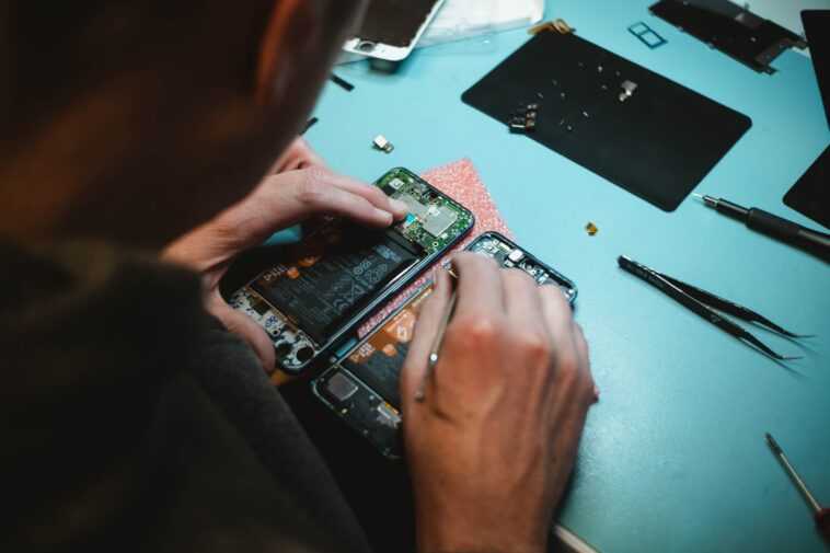 Google s'associe à iFixit pour proposer des pièces détachées d'origine pour les téléphones Pixel 1 Google S'associe à Ifixit Pour Proposer Des Pièces Détachées D'origine