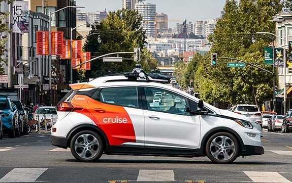 Que se passe-t-il lorsqu'une voiture autonome est arrêtée par la police ? 1 Que Se Passe T Il Lorsqu'une Voiture Autonome Est Arrêtée Par La