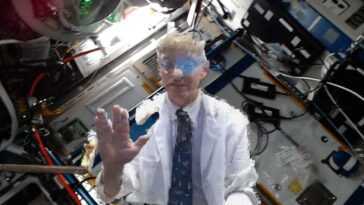 Un Médecin Est Apparu Sur La Station Spatiale Internationale Sous