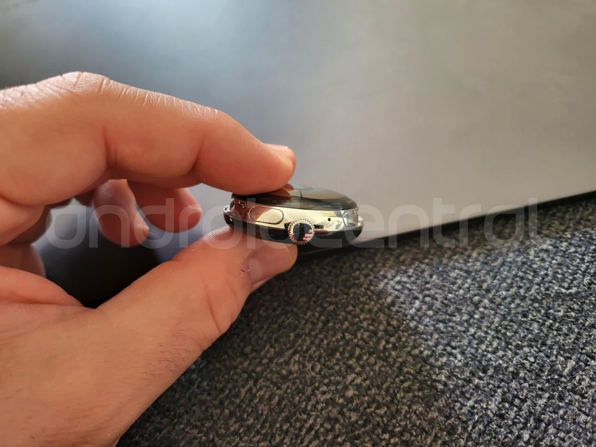 1650916512 501 Les photos de Google Pixel Watch fuient confirmant un facteur