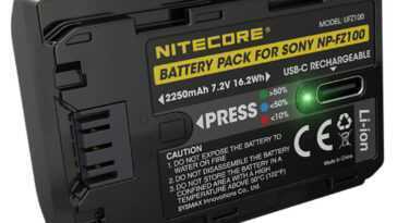 La Dernière Batterie De Nitecore Dispose D'un Port De Charge