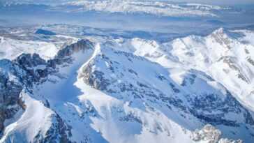 L'ancien glacier de Calderone sur le Gran Sasso est "en train de mourir": il ne reste plus que 25 mètres de glace 26 L'ancien Glacier De Calderone Sur Le Gran Sasso Est "en