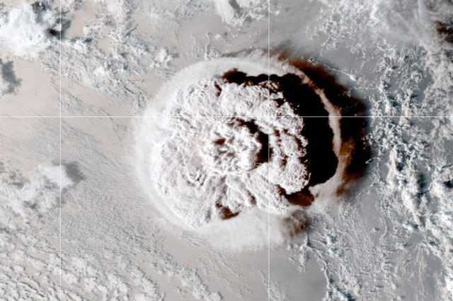 L'éruption du volcan des Tonga a été la plus puissante du siècle, égale à 500 bombes atomiques d'Hiroshima 1 L'éruption Du Volcan Des Tonga A été La Plus Puissante