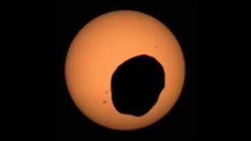 Merveilleuse éclipse solaire sur Mars prise par Persévérance : le satellite Fobos obscurcit le Soleil 8 Merveilleuse éclipse Solaire Sur Mars Prise Par Persévérance : Le
