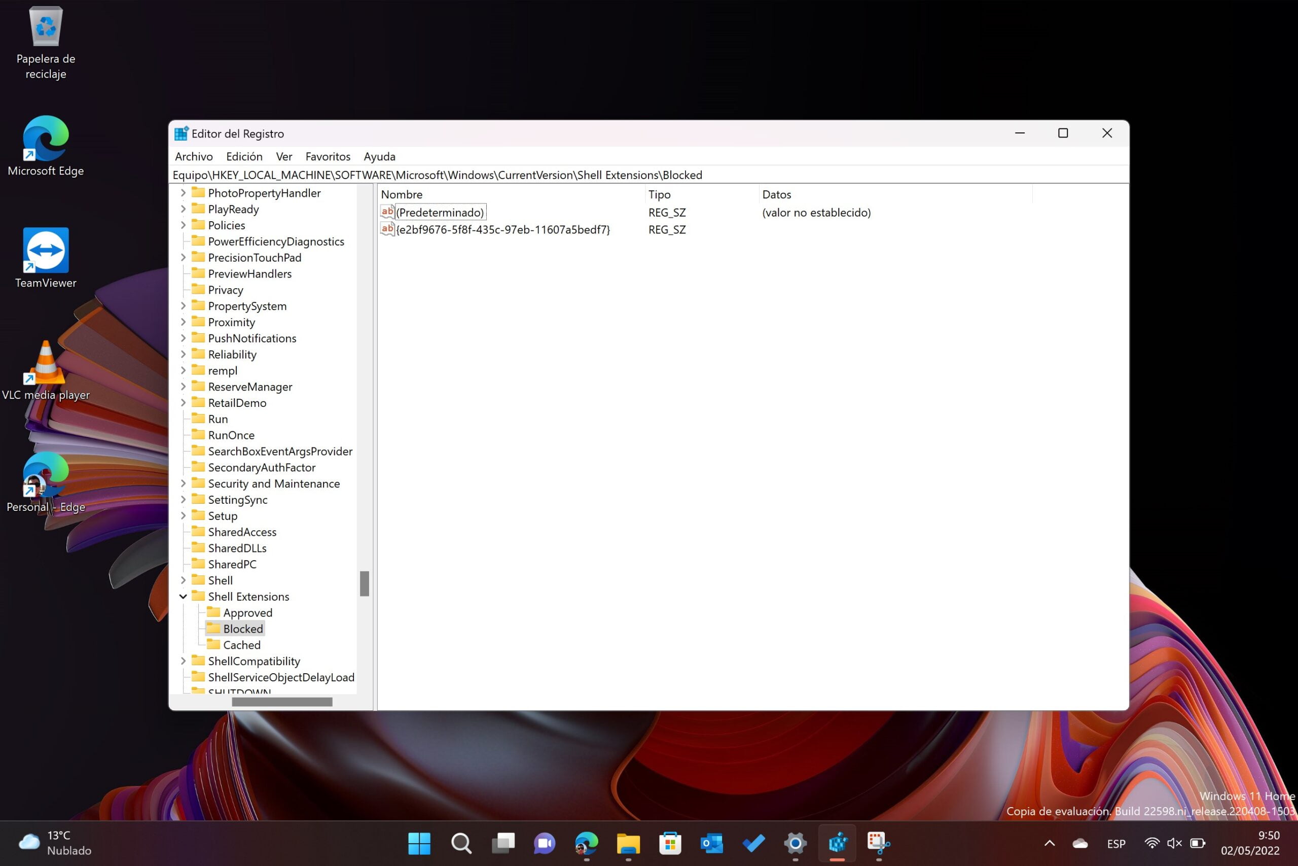 Éditeur du Registre avec la clé créée pour récupérer l'interface classique de l'explorateur de fichiers de Windows 11