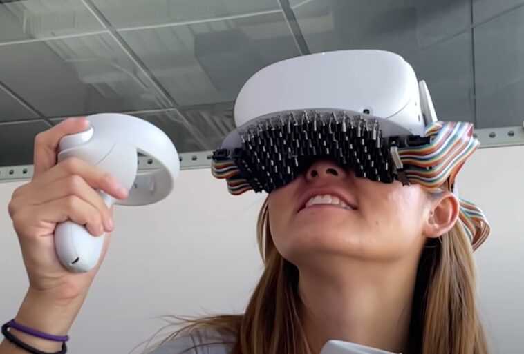 Avec cette visionneuse, vous pouvez embrasser quelqu'un en réalité virtuelle 1 Avec Cette Visionneuse, Vous Pouvez Embrasser Quelqu'un En Réalité Virtuelle