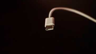 Apple commence à vendre des câbles Thunderbolt 4 de trois mètres de long pour 159 $ 24 Apple Commence à Vendre Des Câbles Thunderbolt 4 De Trois