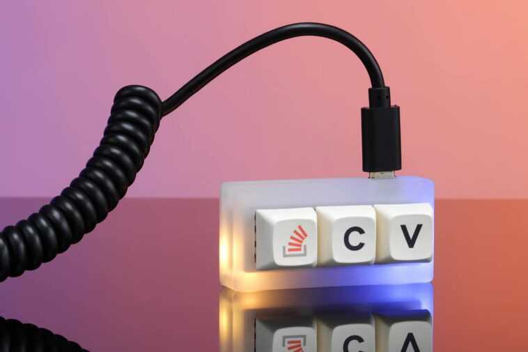 Le clavier Stack Overflow à 3 touches est mis à jour avec des commutateurs RVB remplaçables à chaud 1 Le Clavier Stack Overflow à 3 Touches Est Mis à