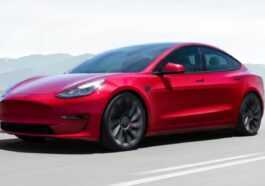 Un Hacker A Réussi à Ouvrir Et Démarrer Une Tesla