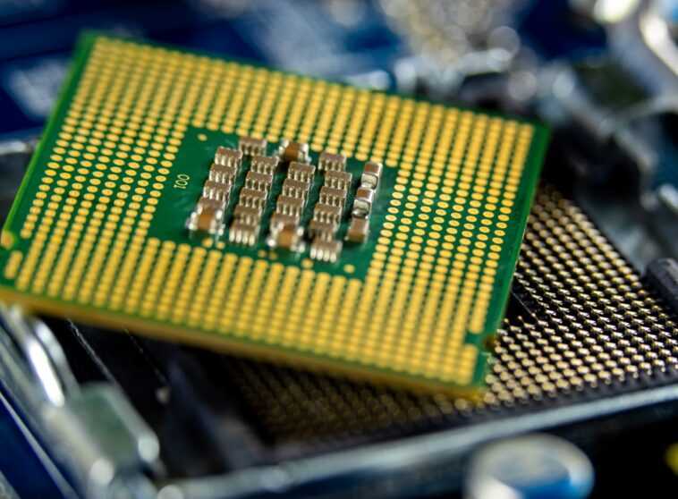 Des nanofils de silicium isotopiquement purs pourraient conduire à des micropuces plus petites et plus rapides 1 Des Nanofils De Silicium Isotopiquement Purs Pourraient Conduire à Des