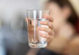 Cet Appareil De La Taille D'une Valise Transforme L'eau De