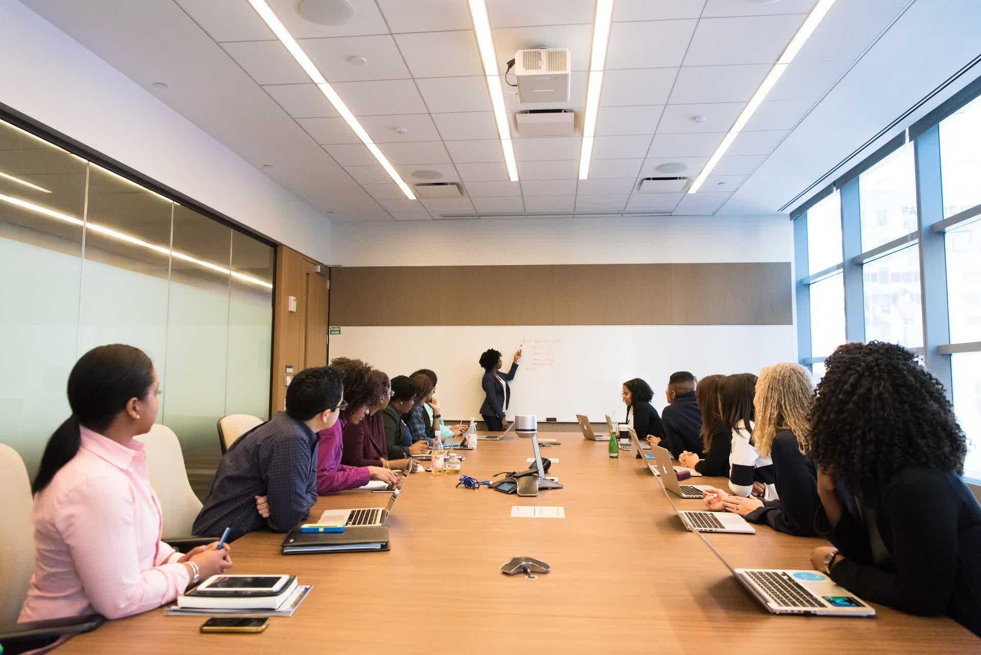 La plupart des gens pensent que leurs collègues ne sont pas productifs lorsqu'ils travaillent à domicile 2 La plupart des gens pensent que leurs collegues ne sont