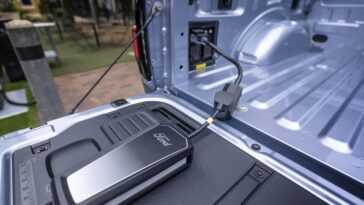 Le F-150 Lightning de Ford comprend un adaptateur pour recharger les Tesla échoués 12 Le F 150 Lightning De Ford Comprend Un Adaptateur Pour Recharger