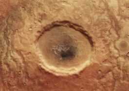Un Cratère Géant En Forme D'œil Immortalisé Sur Mars : Il