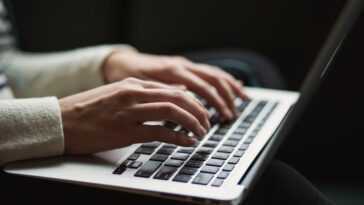 Le Japon augmente la peine pour les insultes en ligne à un an de prison après la mort de la star de télé-réalité 19 Le Japon Augmente La Peine Pour Les Insultes En Ligne