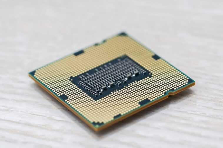 Un échantillon présumé du prochain processeur Intel Core i9-13900K se vend sur le marché noir 1 Un échantillon Présumé Du Prochain Processeur Intel Core I9 13900k Se