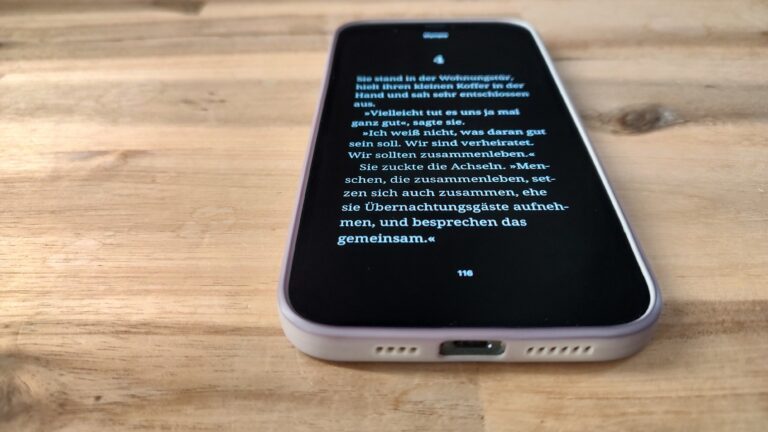 Contrat de téléphonie mobile avec un numéro de téléphone fixe : voici comment vous y rendre 2 Smartphone sur table avec texte