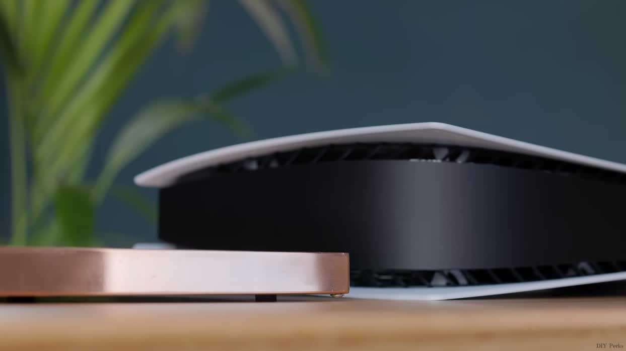 La PlayStation 5 refroidie à l'eau personnalisée mesure moins d'un pouce d'épaisseur 2 La PlayStation 5 refroidie a leau personnalisee mesure moins dun