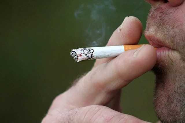 La fumée déposée sur les surfaces et les fuites des e-cigarettes endommagent la peau 1 La Fumée Déposée Sur Les Surfaces Et Les Fuites Des