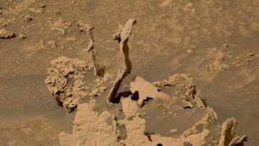 Le rover Curiosity a photographié d'étranges structures pointues sur Mars 9 Le Rover Curiosity A Photographié D'étranges Structures Pointues Sur Mars