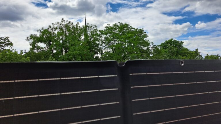 Module solaire à l'ombre : comment en tirer le meilleur parti 2 Météo changeante : Le rendement solaire diminue, mais vous produisez toujours un petit quelque chose avec un module solaire puissant.