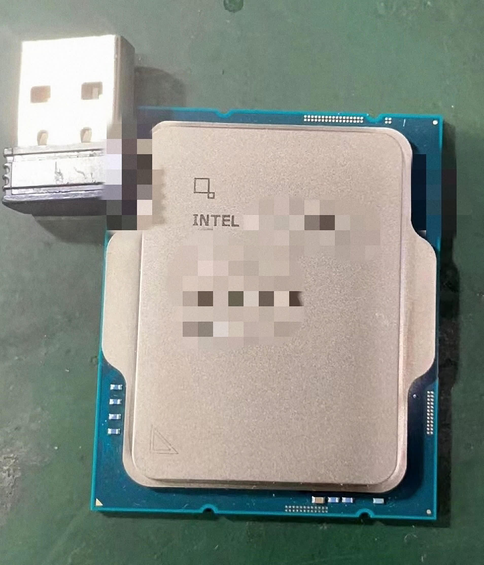 Un échantillon présumé du prochain processeur Intel Core i9-13900K se vend sur le marché noir 2 Un echantillon presume du prochain processeur Intel Core i9 13900K se