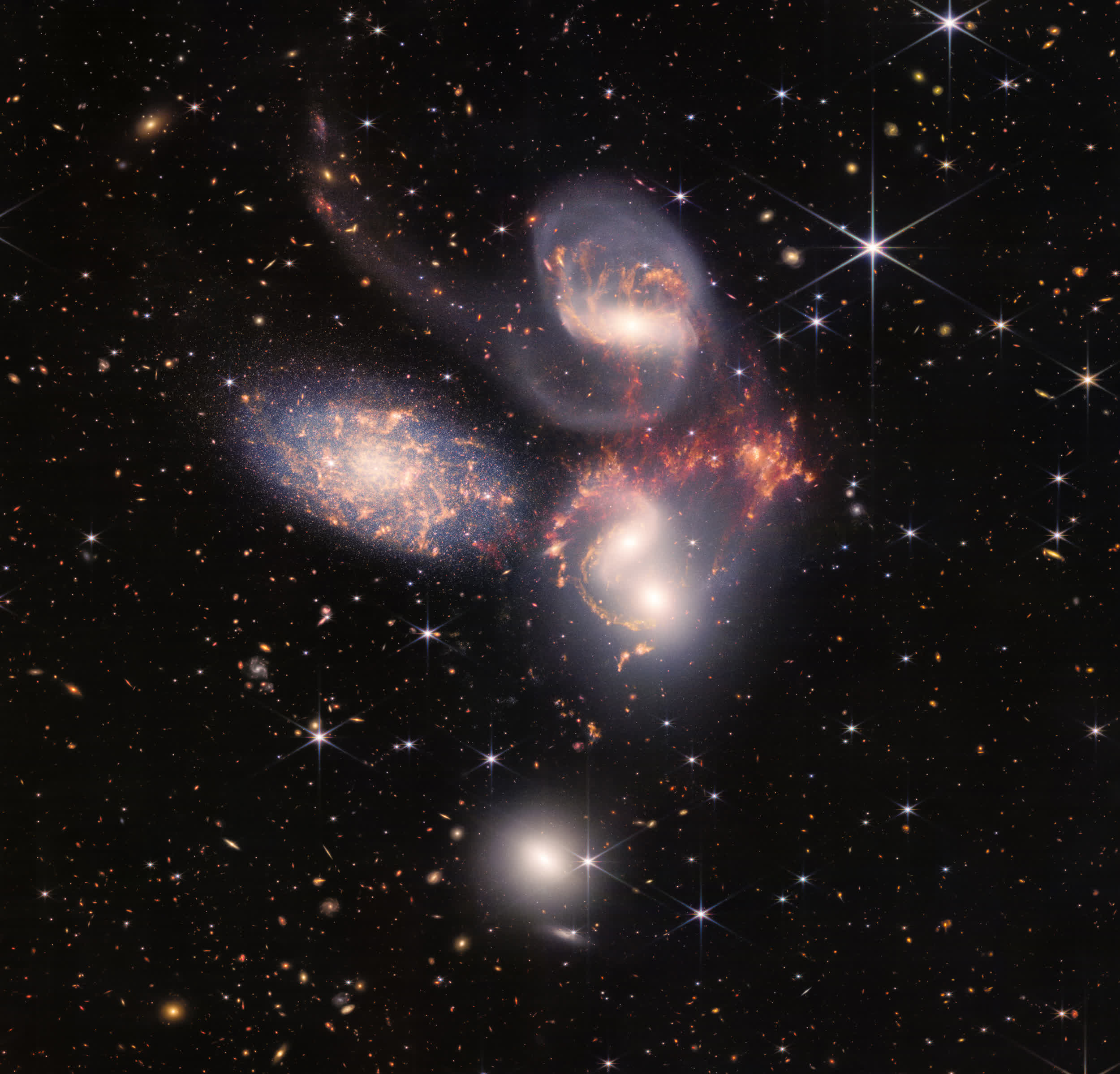 1657644307 656 La NASA partage des images en couleur des cinq premieres