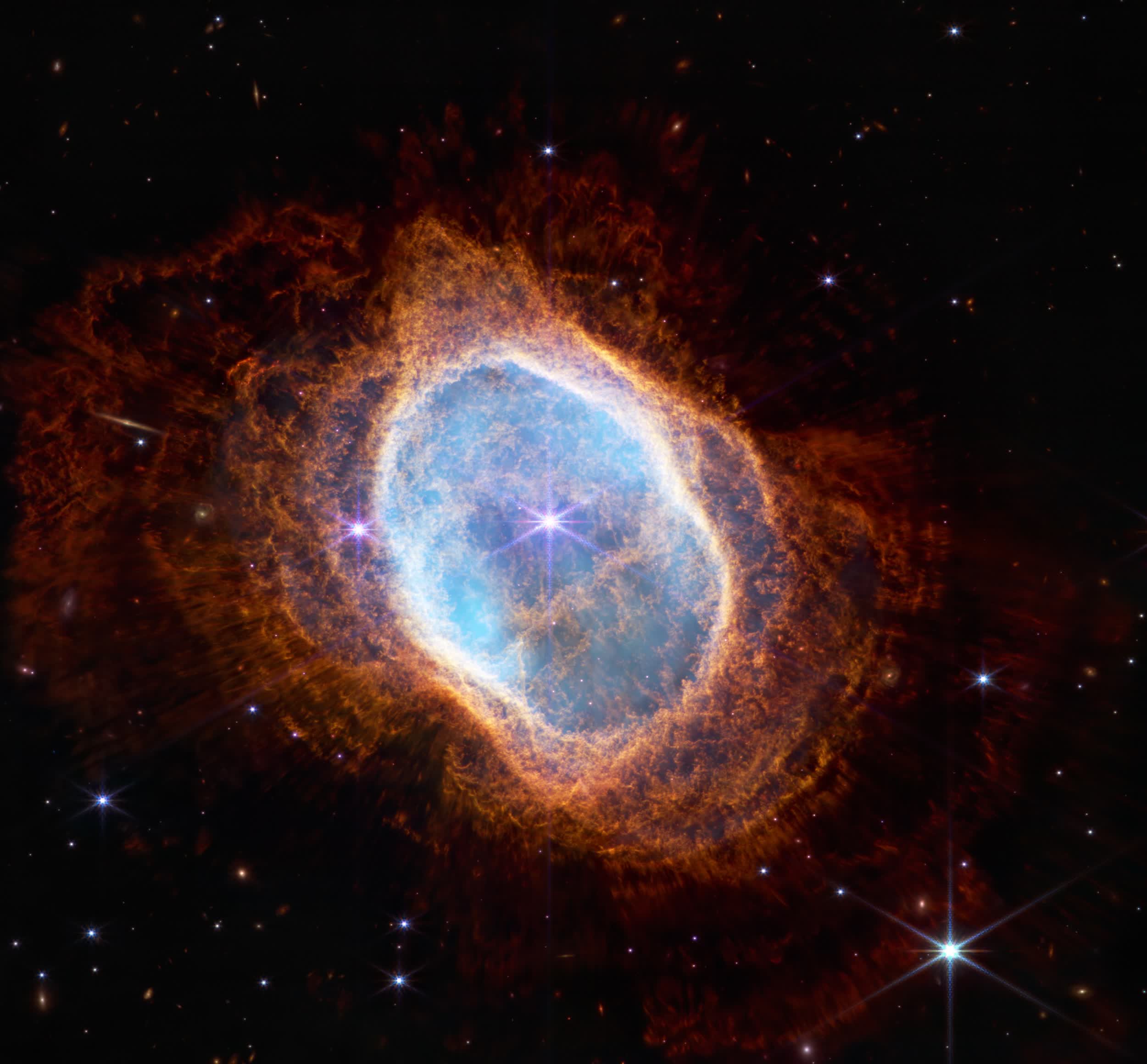 1657644307 827 La NASA partage des images en couleur des cinq premieres