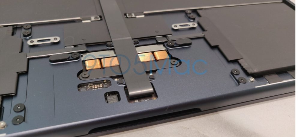 Exclusive: M2 MacBook Air internals revealed in hands-on photos of redesigned notebook 1657749788 387 Exclusif les composants internes du M2 MacBook Air reveles dans