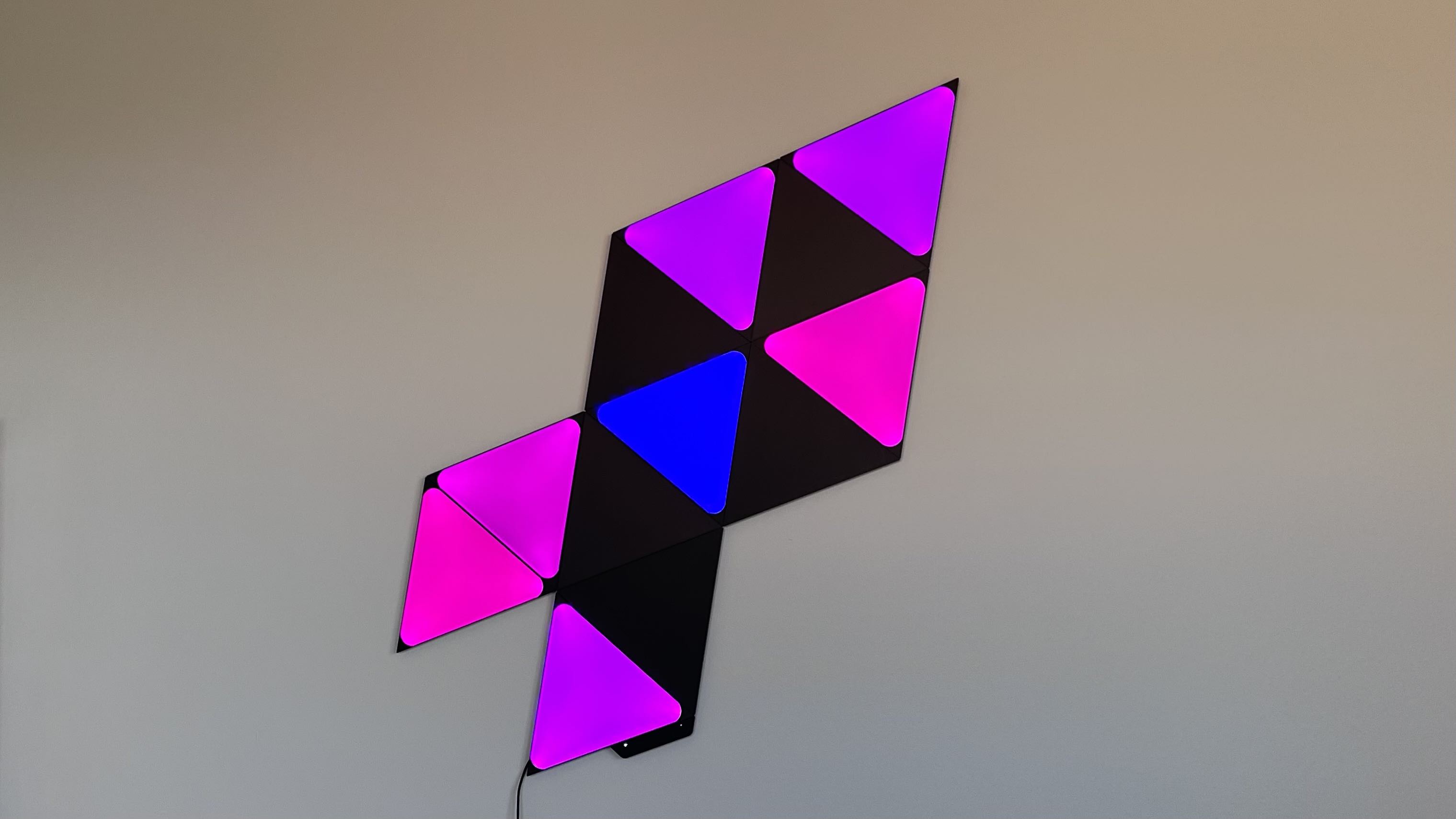 Hands-on with Nanoleaf's limited edition Ultra Black Triangles modular HomeKit lights 1657828515 522 Pratique avec les lampes HomeKit modulaires Ultra Black Triangles en