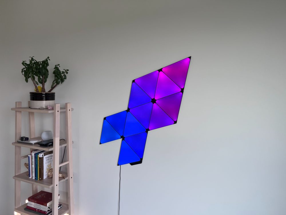 Hands-on with Nanoleaf's limited edition Ultra Black Triangles modular HomeKit lights 1657828516 600 Pratique avec les lampes HomeKit modulaires Ultra Black Triangles en