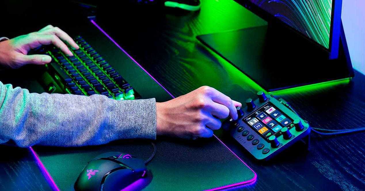Claviers Interactifs Pour Contrôler Les Diffusions En Direct