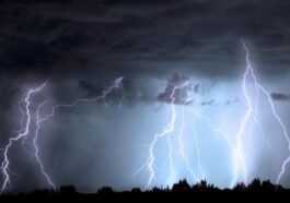 Comment éviter d'être frappé par la foudre : que faire pendant un orage pour se protéger 33 Comment éviter D'être Frappé Par La Foudre : Que Faire