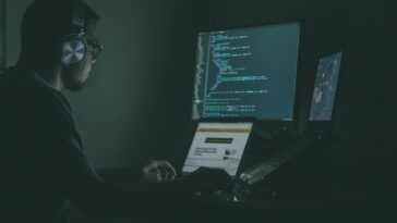 Un Homme De Brisbane Arrêté Pour Avoir Distribué Des Logiciels