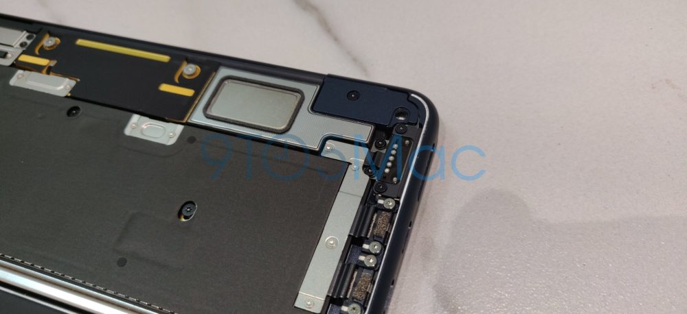 Exclusive: M2 MacBook Air internals revealed in hands-on photos of redesigned notebook Exclusif les composants internes du M2 MacBook Air reveles dans