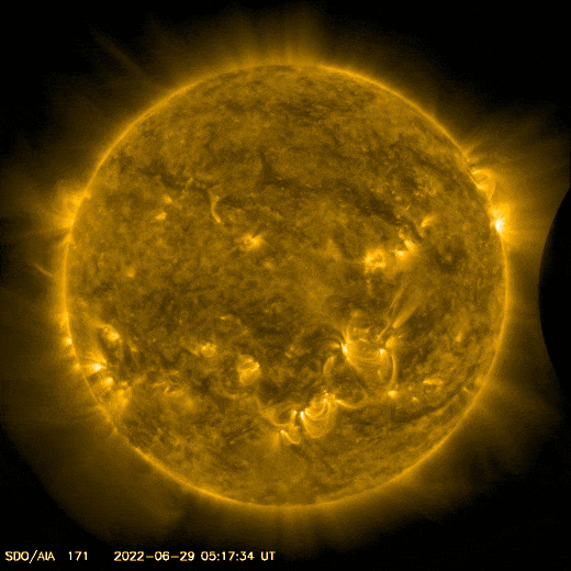 Magnifique éclipse solaire dans l'espace : images captées par la sonde SDO de la NASA 3 Magnifique eclipse solaire dans lespace images captees par la