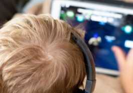 Un enfant autiste atteint du syndrome de Down profite davantage de l'iPad que de la technologie dédiée aux personnes handicapées