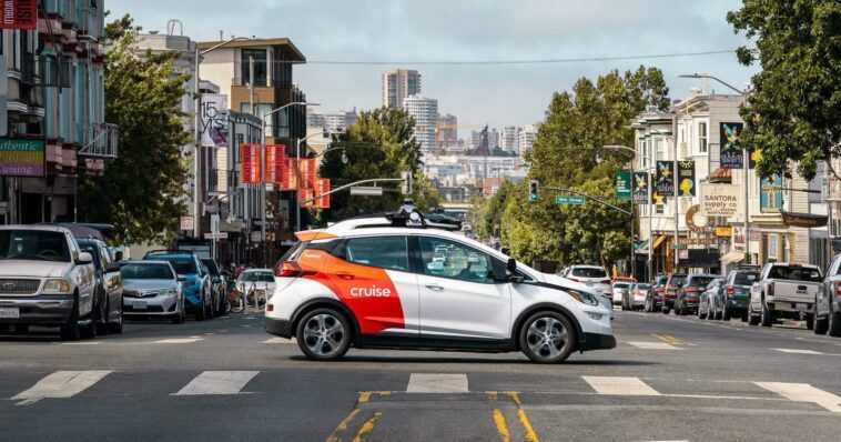 Une petite flotte de robotaxis Cruise a bloqué les rues de San Francisco sans raison apparente 1 Une Petite Flotte De Robotaxis Cruise A Bloqué Les Rues