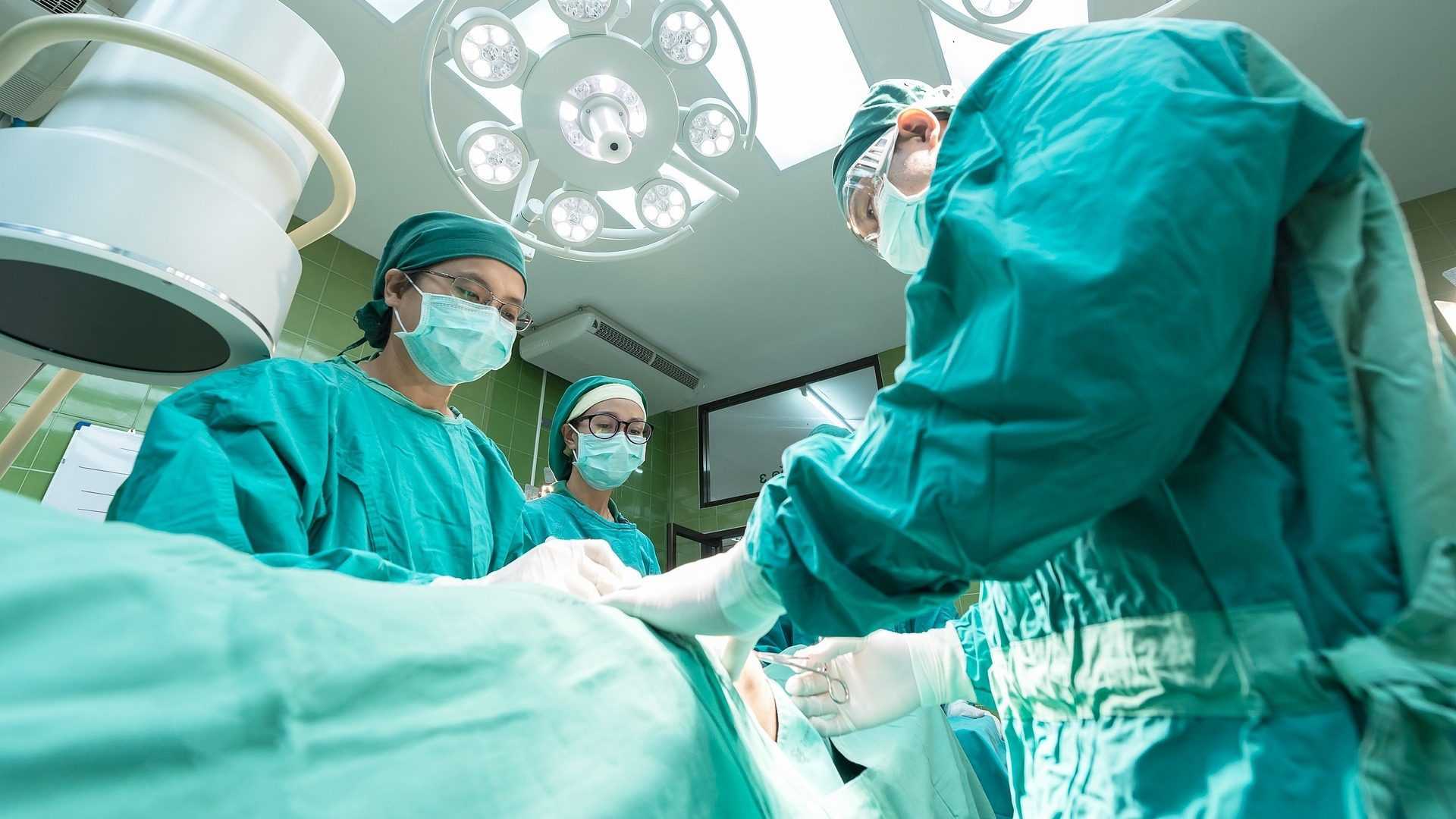 Une Femme Séropositive Reçoit Un Cœur D'un Donneur Séropositif :