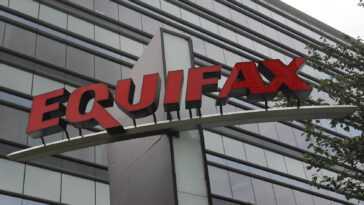 Equifax a passé trois mois à fournir des cotes de crédit incorrectes, le blâme sur "problème de codage" 10 Equifax A Passé Trois Mois à Fournir Des Cotes De
